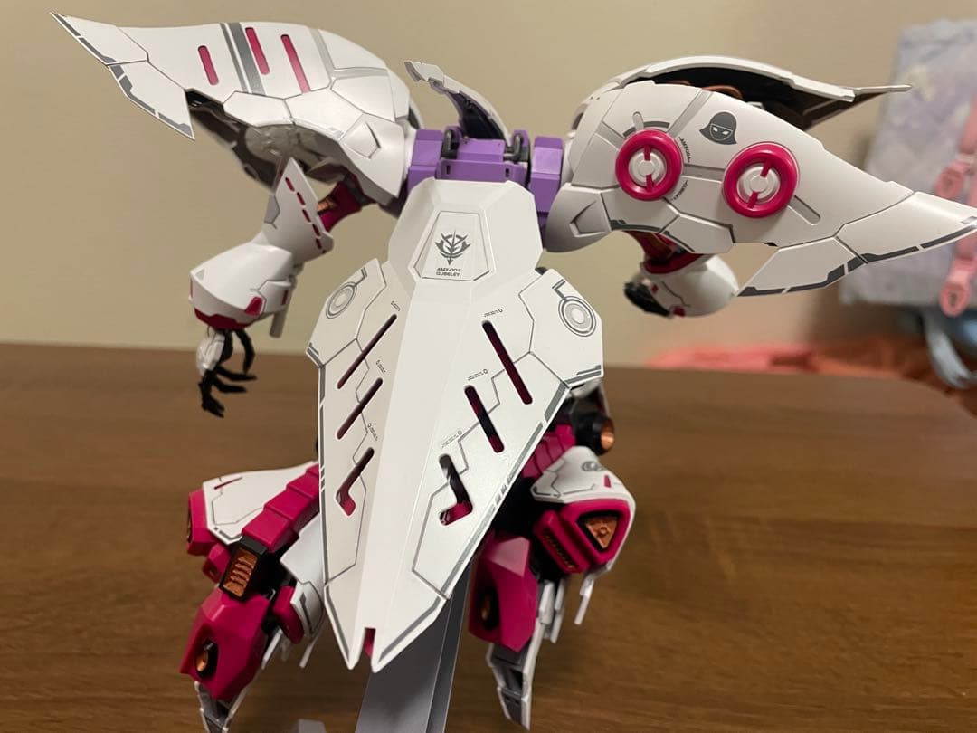 【完成品】海外製プラモデル 女王の乗り物 キュベレイ