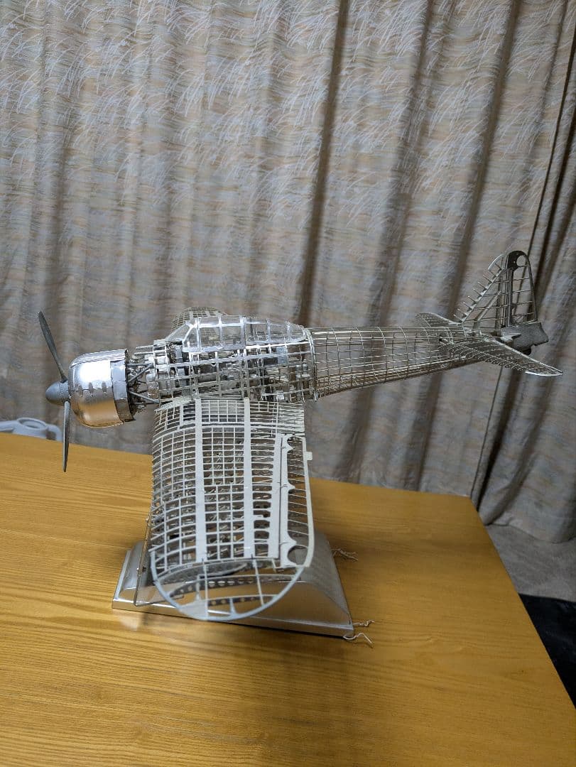 デカい！　デアゴスティーニ　零戦　骨組み完成品
