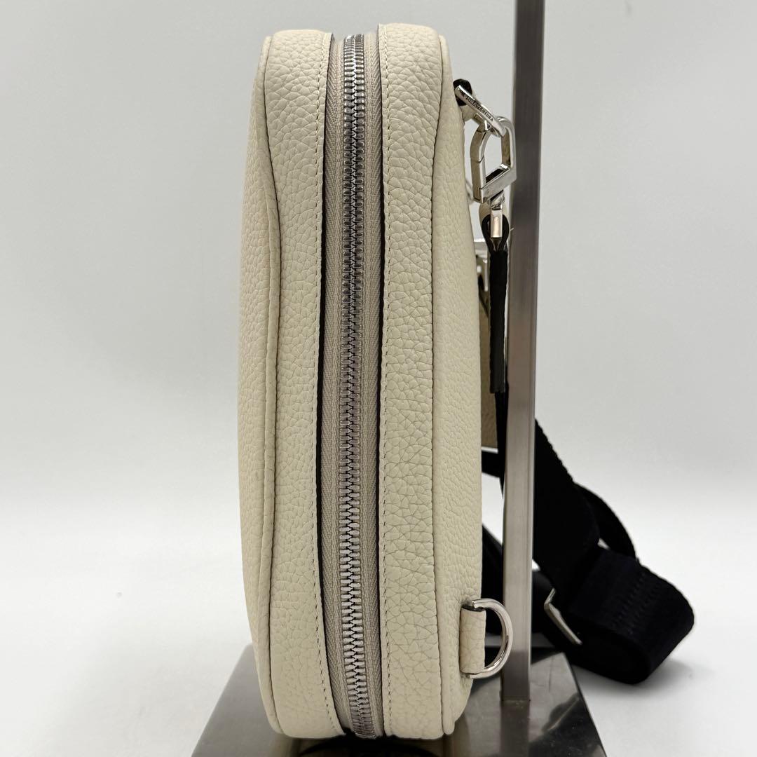 【極美品】ボナベンチュラ ボディバッグ パオロ クロスボディ レザー クリーム