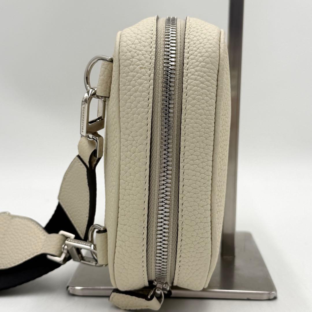 【極美品】ボナベンチュラ ボディバッグ パオロ クロスボディ レザー クリーム