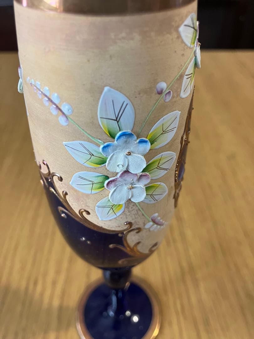 チェコ製未使用エレガントな青色フルートグラス