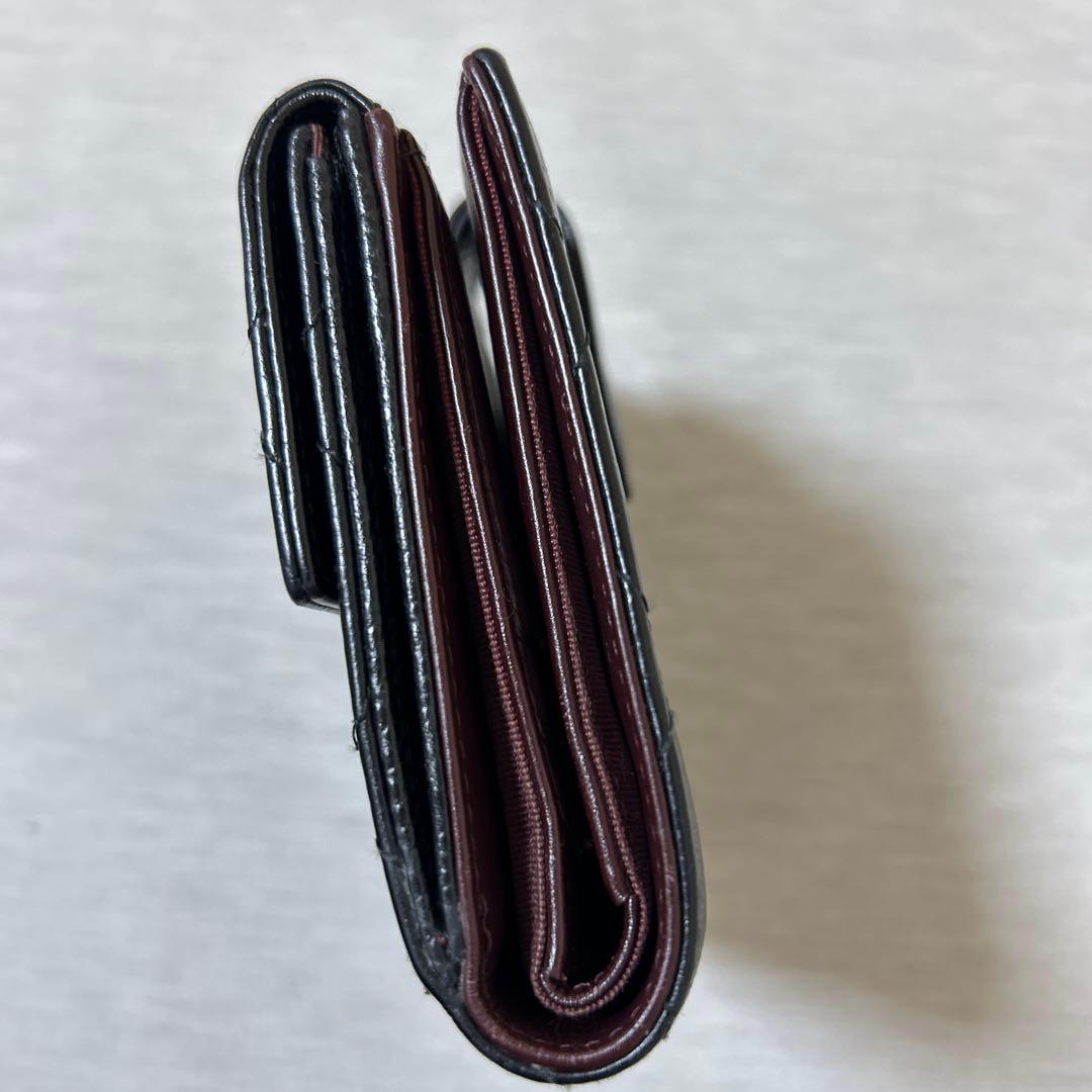 シャネルマトラッセ　ダブルホック折り財布