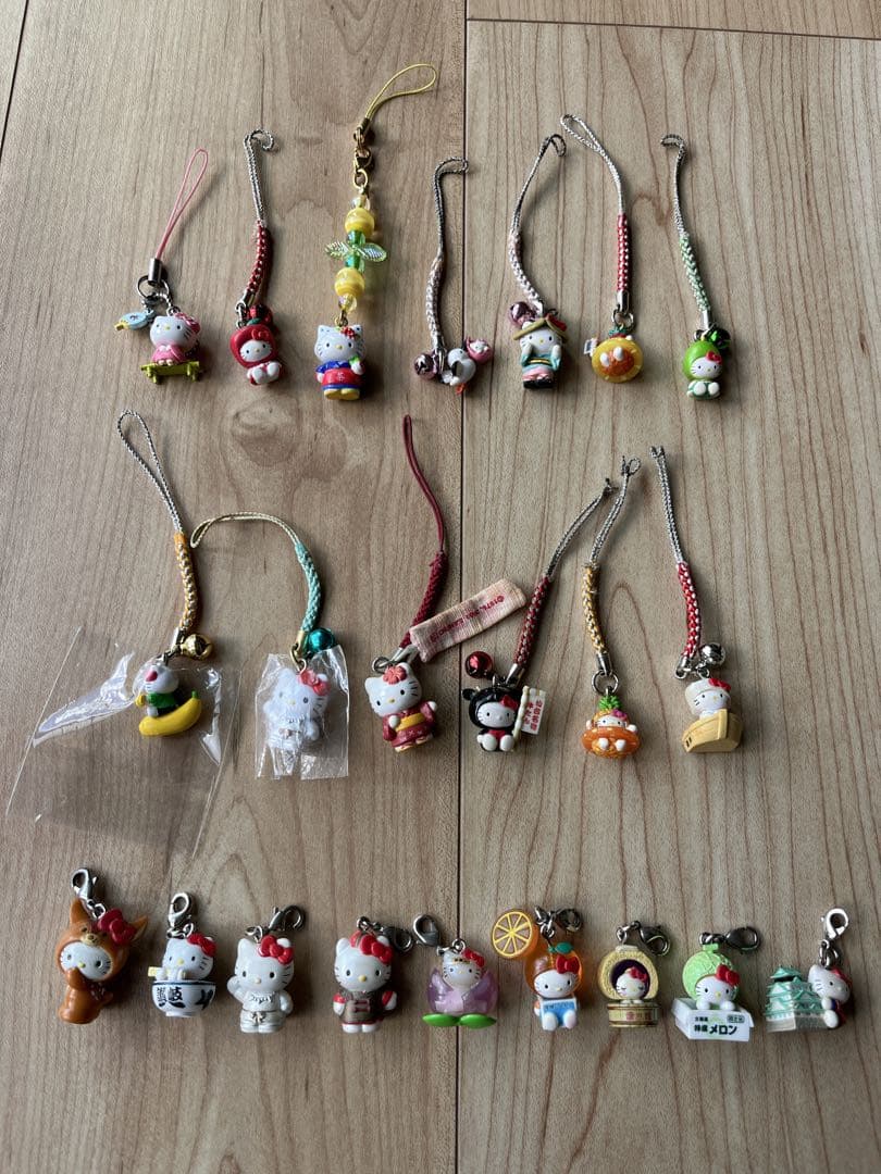 【ご当地キティ】ストラップ　チャーム　ハローキティ　根付け　まとめ売り　22点