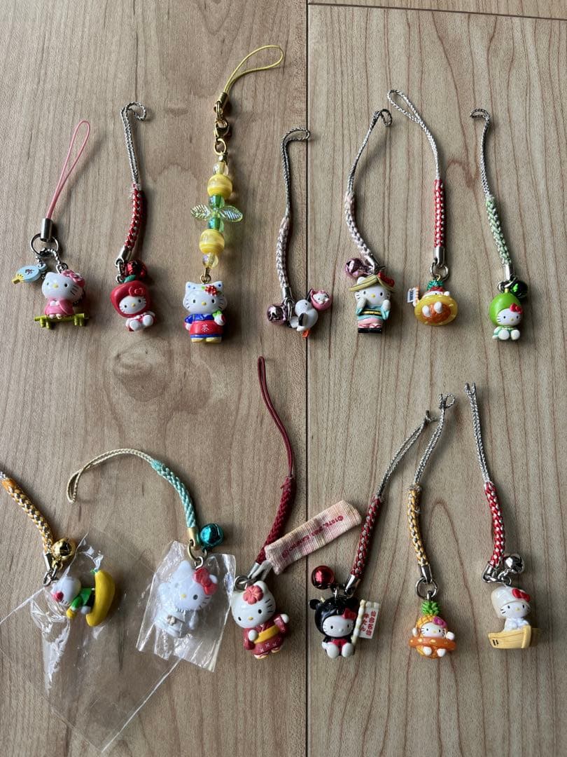 【ご当地キティ】ストラップ　チャーム　ハローキティ　根付け　まとめ売り　22点