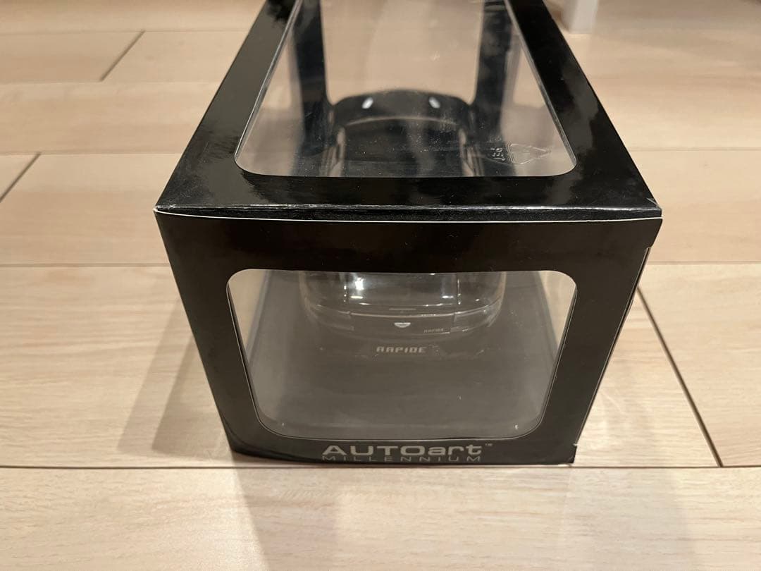 Aston Martin Rapide ラピード　AUTOart 1:18