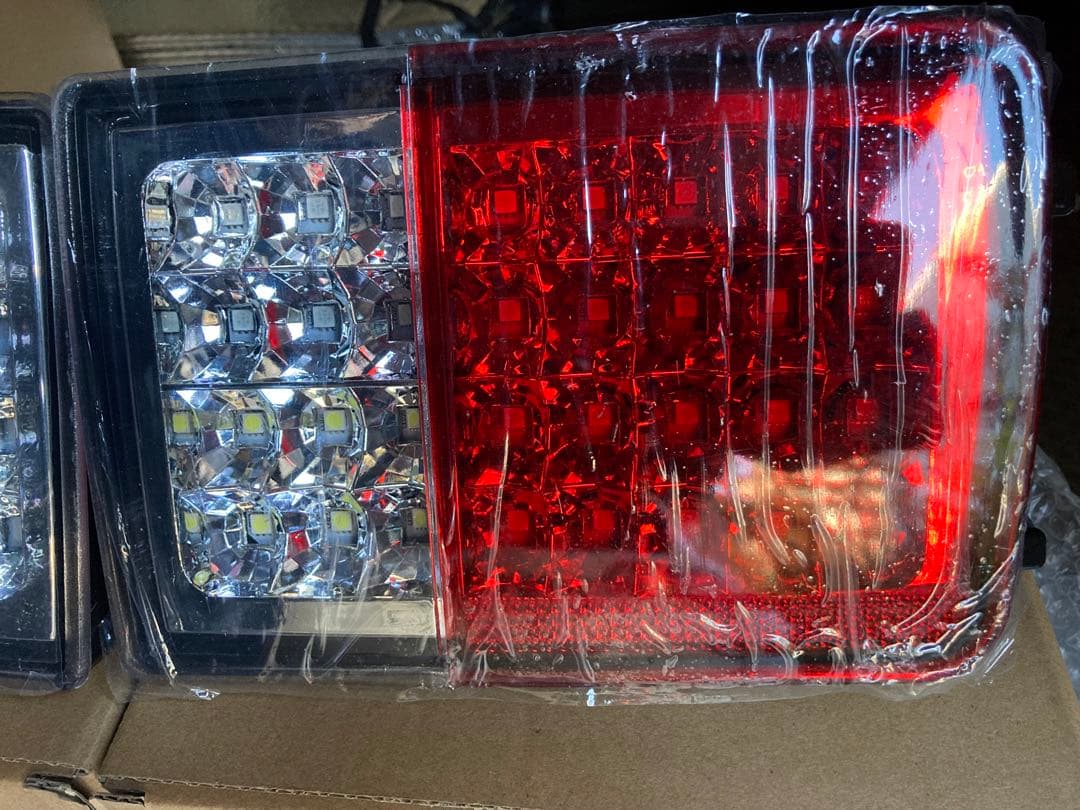 エブリィDA64V／DA17V LED テールランプ　シーケンシャル　新品