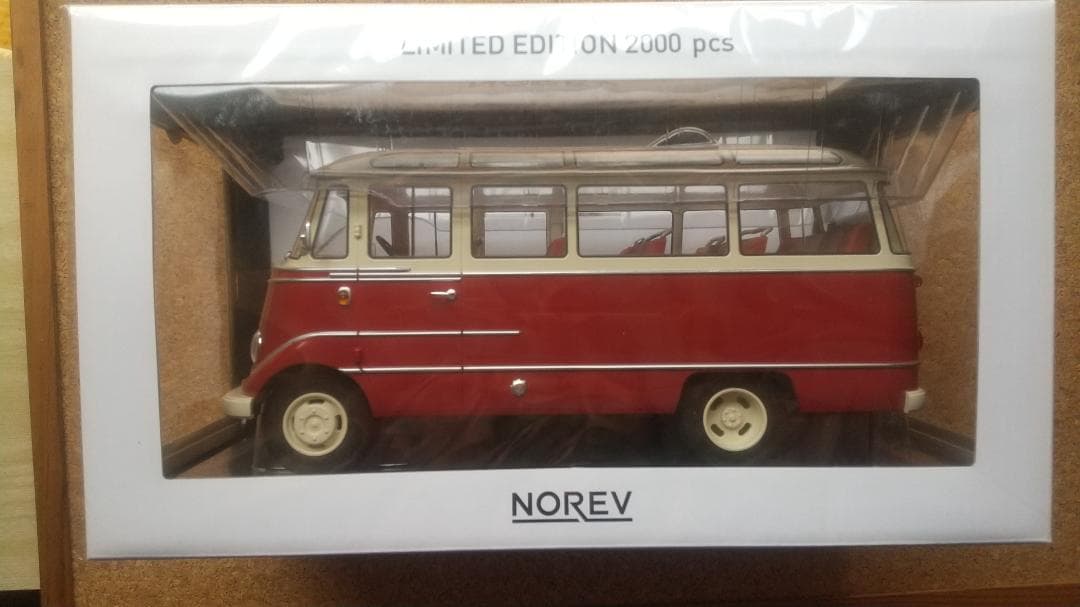 NOREV 1/18 メルセデスベンツ0319 バス