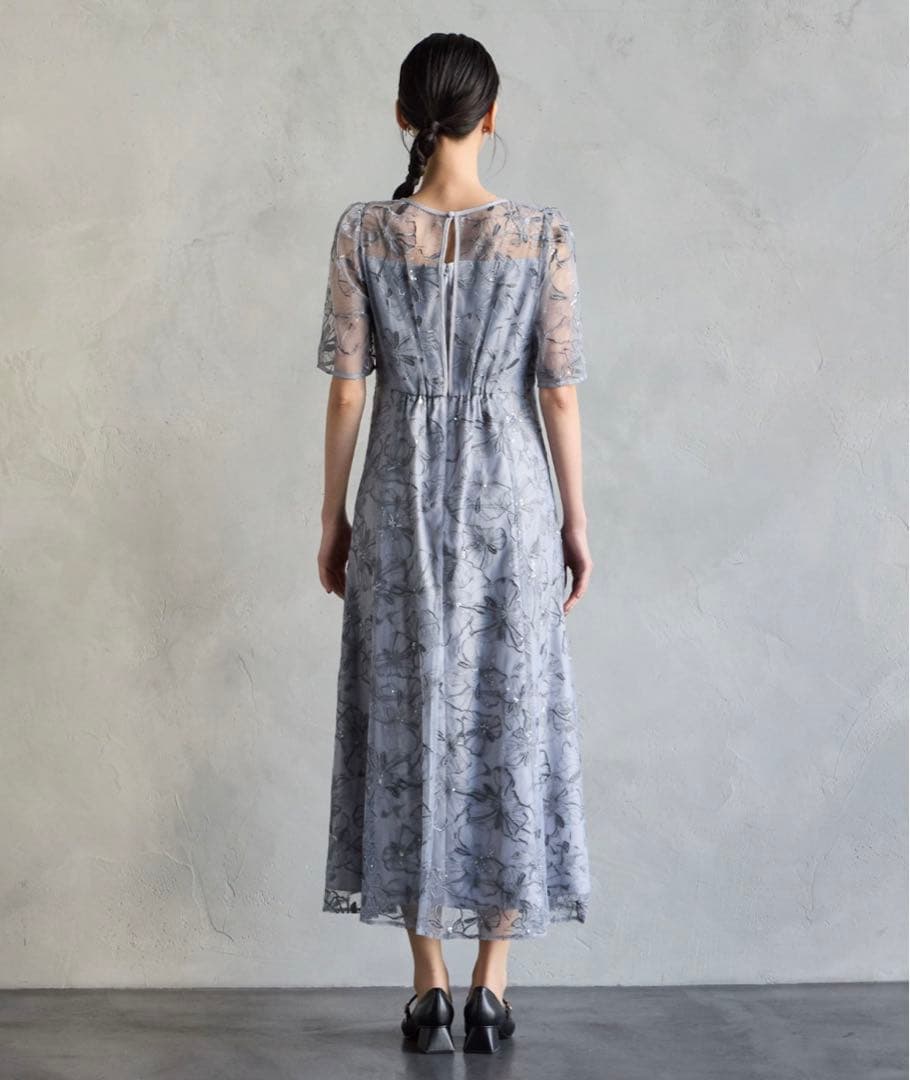 ビオラモチーフ　スパンコール　刺繍　ドレス　グレー　結婚式　同窓会　Leja