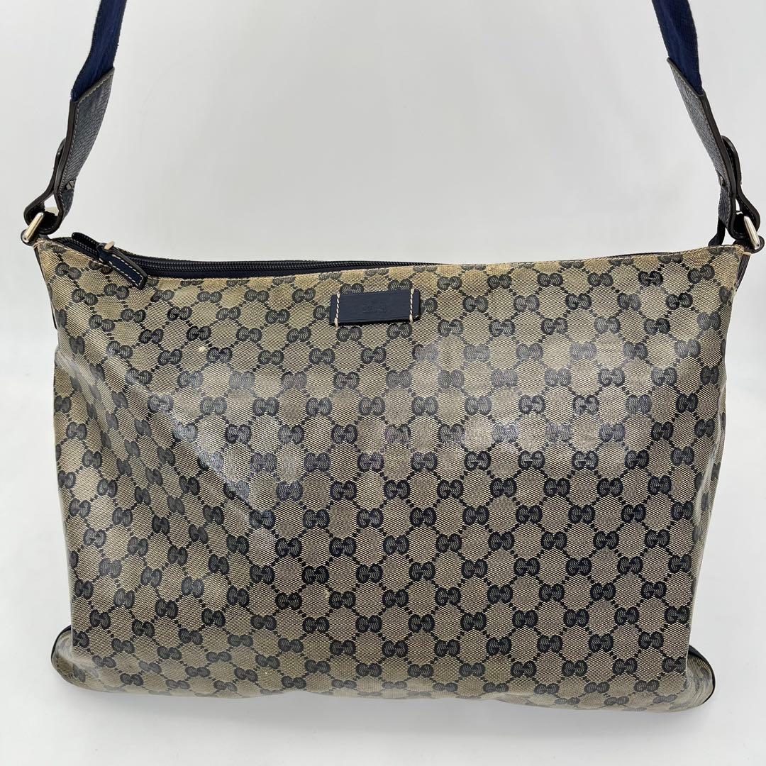 GUCCI ショルダーバッグ メッセンジャー 斜めがけ GGクリスタル 男女可能