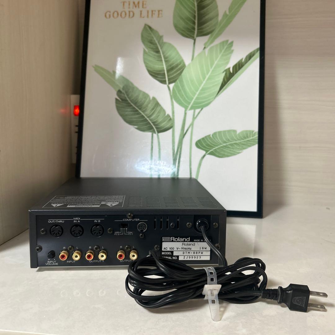 送料無料　￼Roland SC-88Pro 音源モジュール