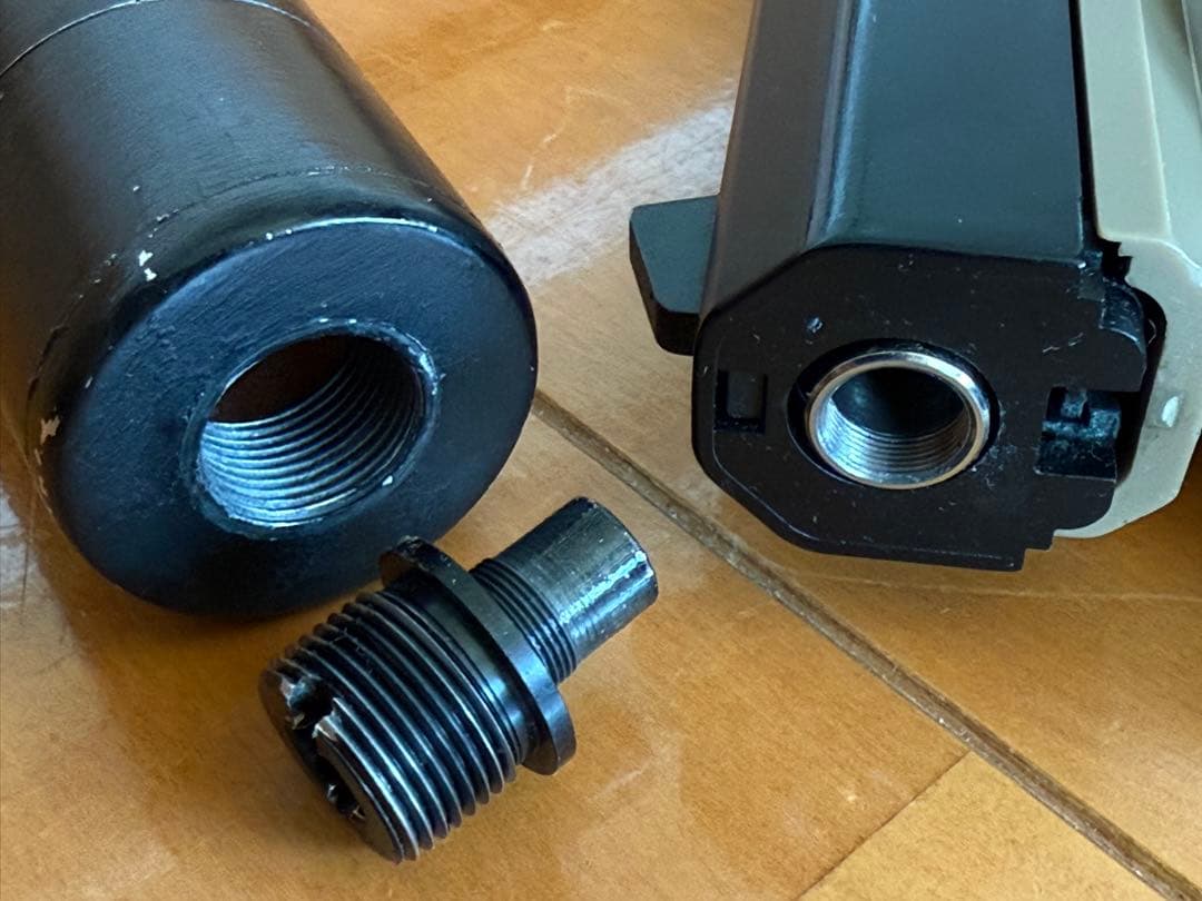 東京マルイ ファイブセブン カスタム品 ガスガン サプレッサー ライト付き