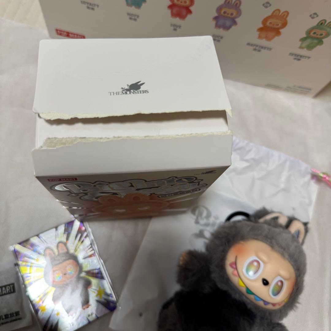 ゆ*こ様 【正規品】popmart ラブブ BigintoEnergy シークレ