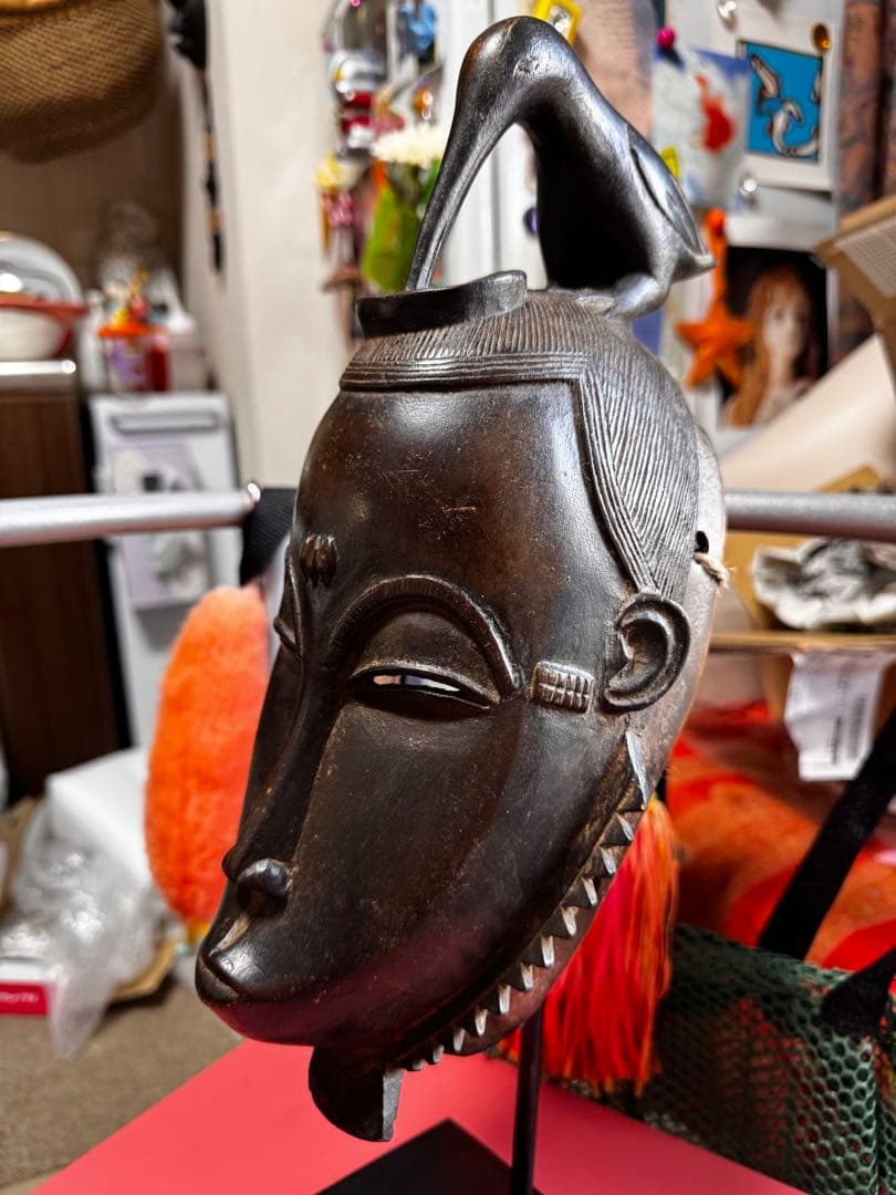 ✴︎安い！更に1000円値下げ！✴︎アフリカンマスク超美品！鉄スタンド付き