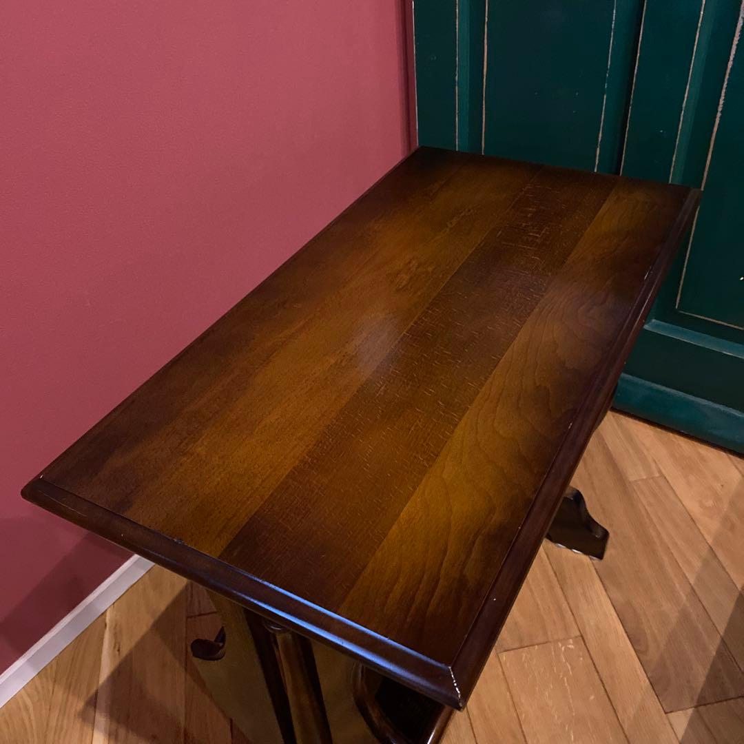 オールドカリモク　コロニアル　ラタン収納付き木製サイドテーブル　ヴィンテージ