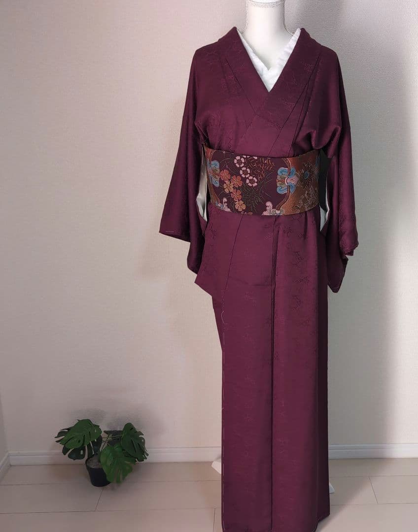 【三花】未使用品　正絹　色無地　袷　一つ紋　着物　リユース