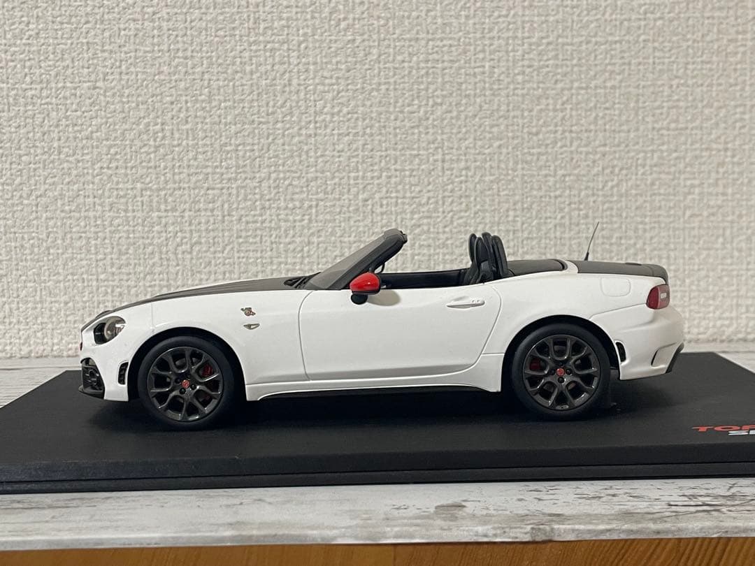 ★値下げ中　1/18 アバルト124 スパイダー