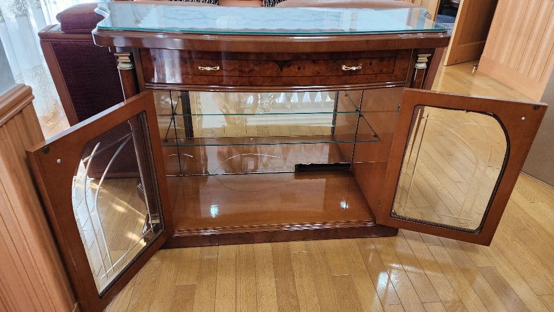 クラシック木製キャビネット ガラス扉付き