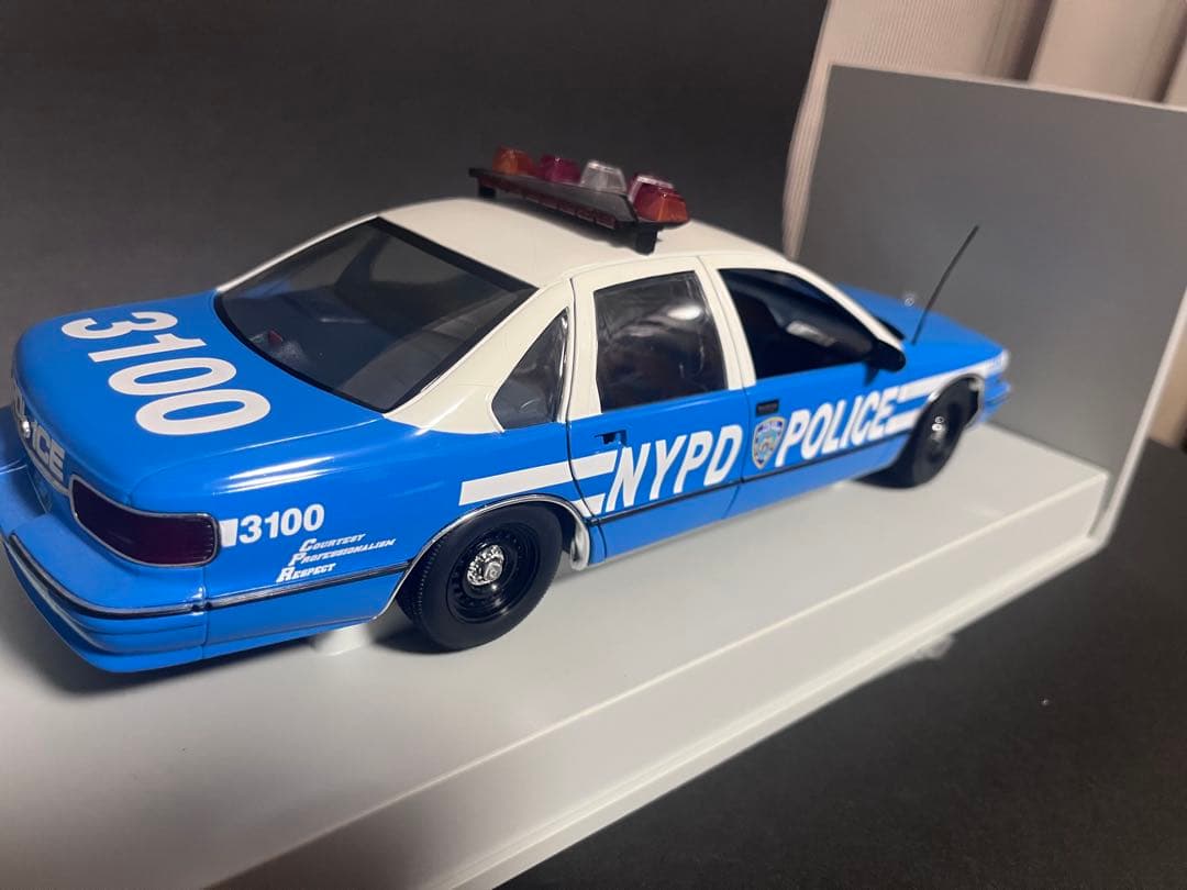 UT Models シボレーカプリス NYPD NY警察 1/18 IMPALA
