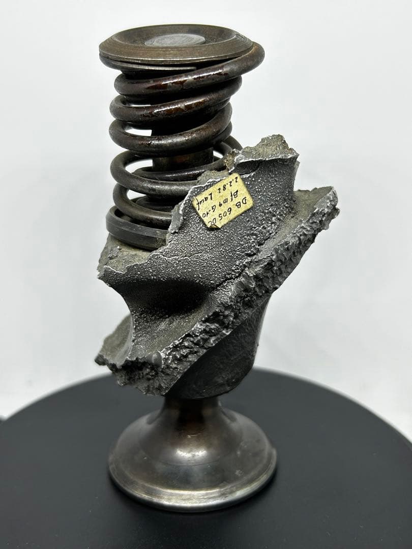 ドイツ戦時戦闘機bf109g-10エンジン欠片