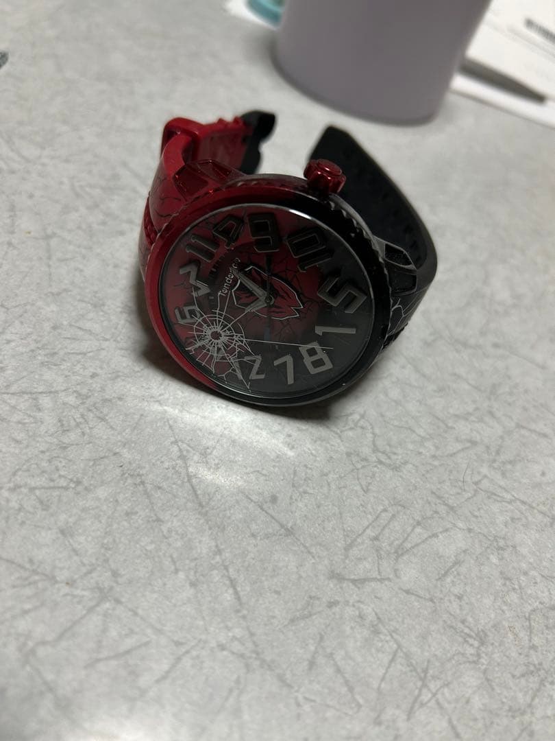 Tendance ウルトラマン 時計 赤黒