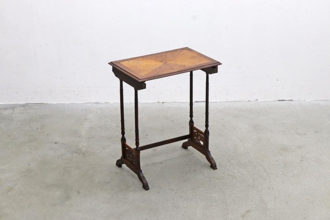 英国 イギリス ヴィンテージ サイドテーブル 花台 展示台 アンティーク