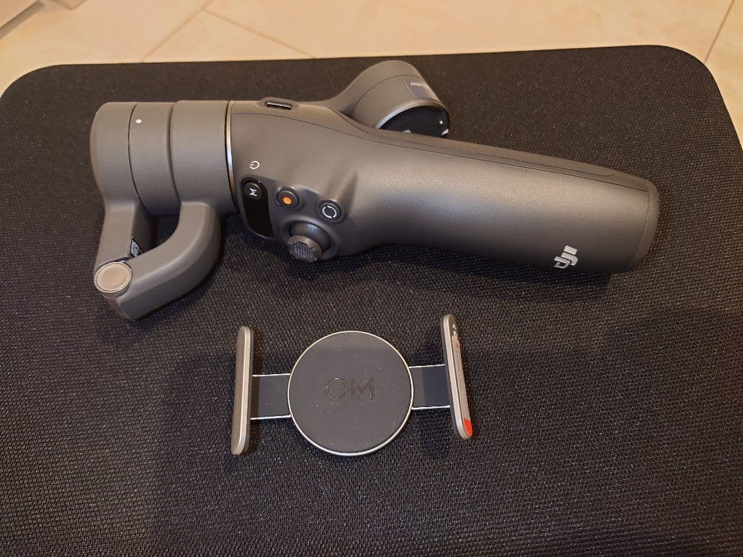 ほぼ未使用 Dji Osmo Mobile 6 ジンバル おまけ付