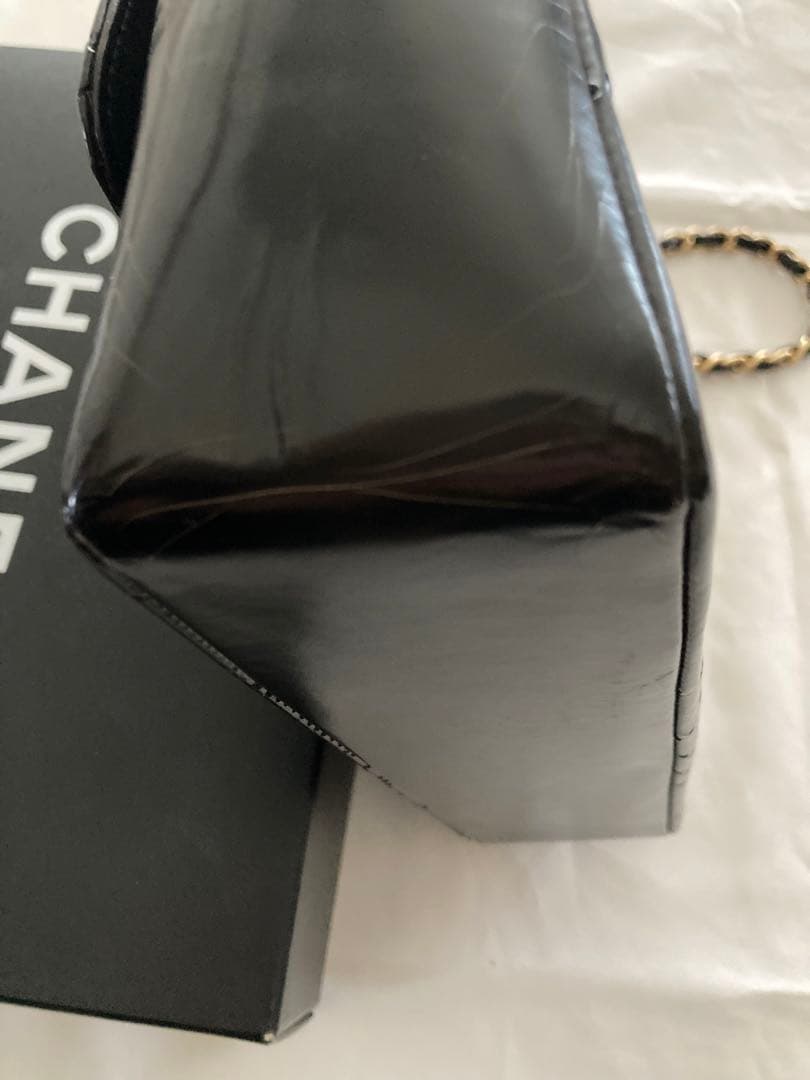 シャネル　パンチングカメリア　パテント　チェーンバッグ