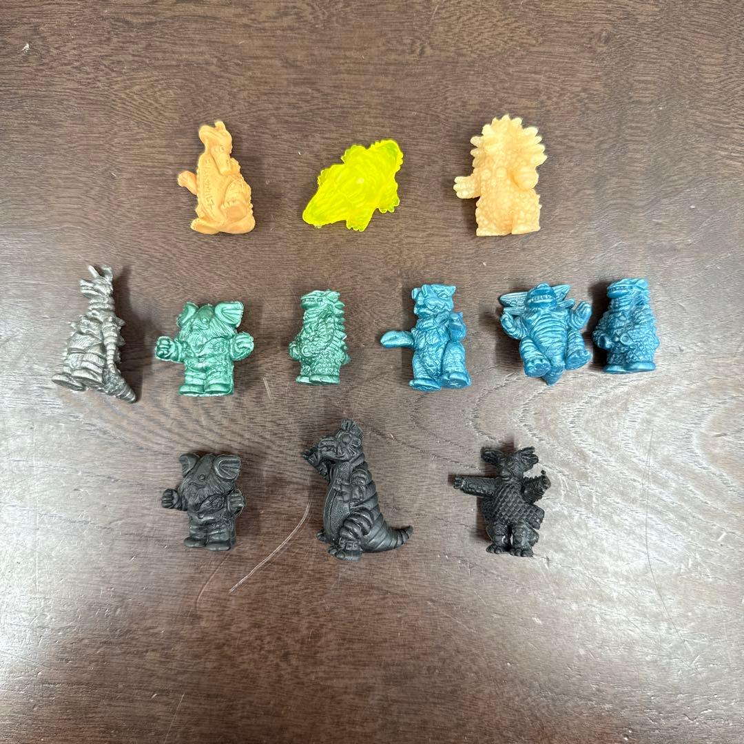 ウルトラマン　怪獣消しゴム　円谷プロ　黒　ブラック　メタリック　その他