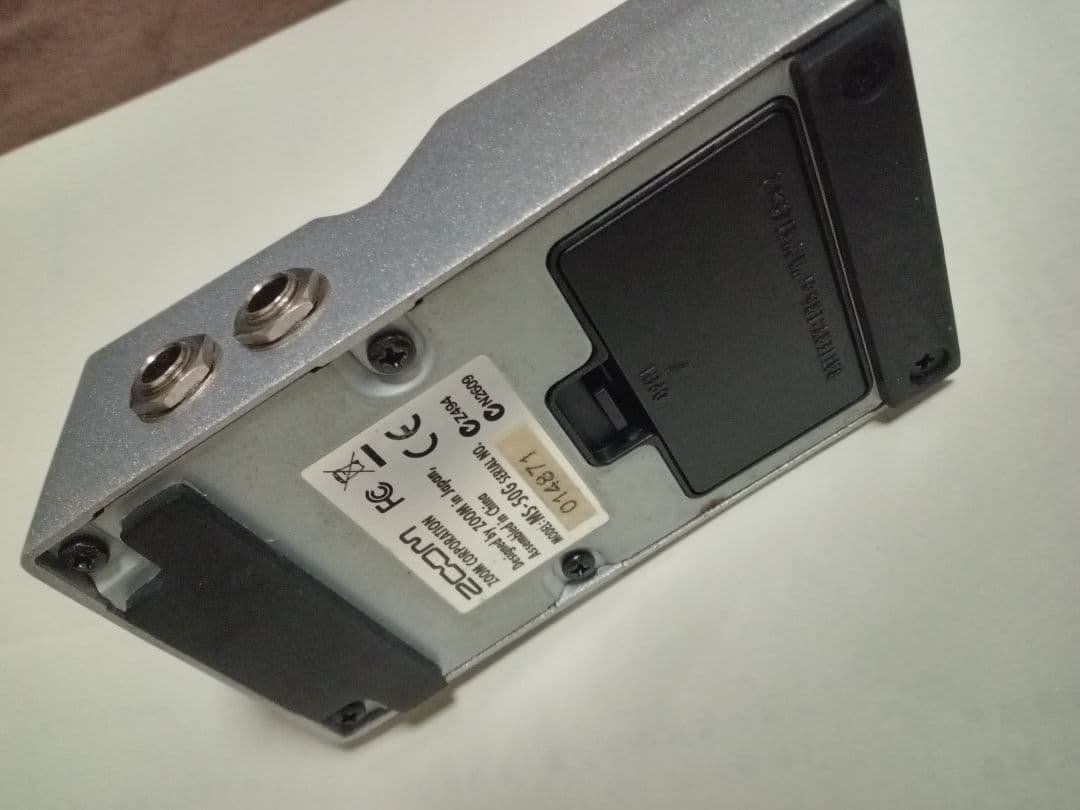 ZOOM MS-50G　 マルチエフェクター　と　 BOOK