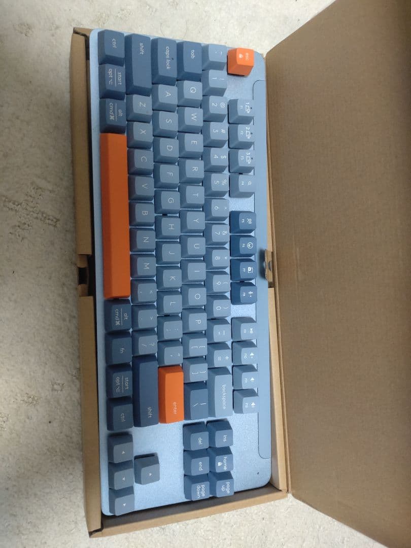 Logitech K855 ワイヤレスキーボード us配列 Gateron 白軸