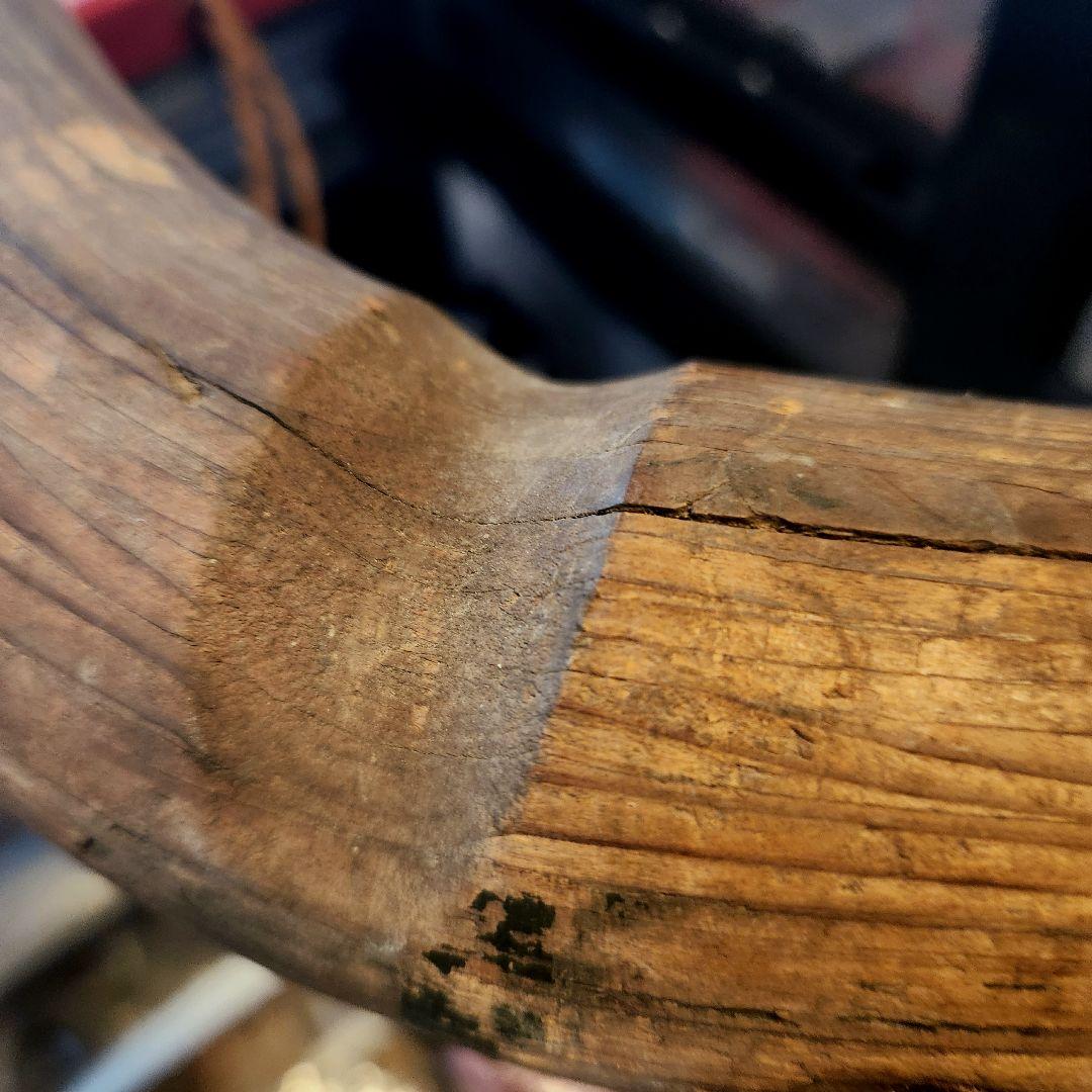 昔の古民具、農機具、畑を耕す為に、牛の背に装着した木製の鞍。