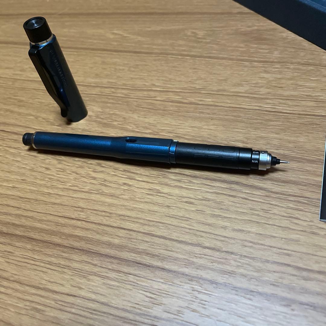 超美品　クルトガダイブ　シャーペン　アビスブルー