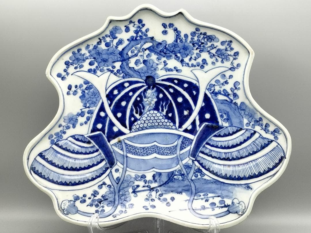 古伊万里　乾 銘 型抜染付兜絵皿