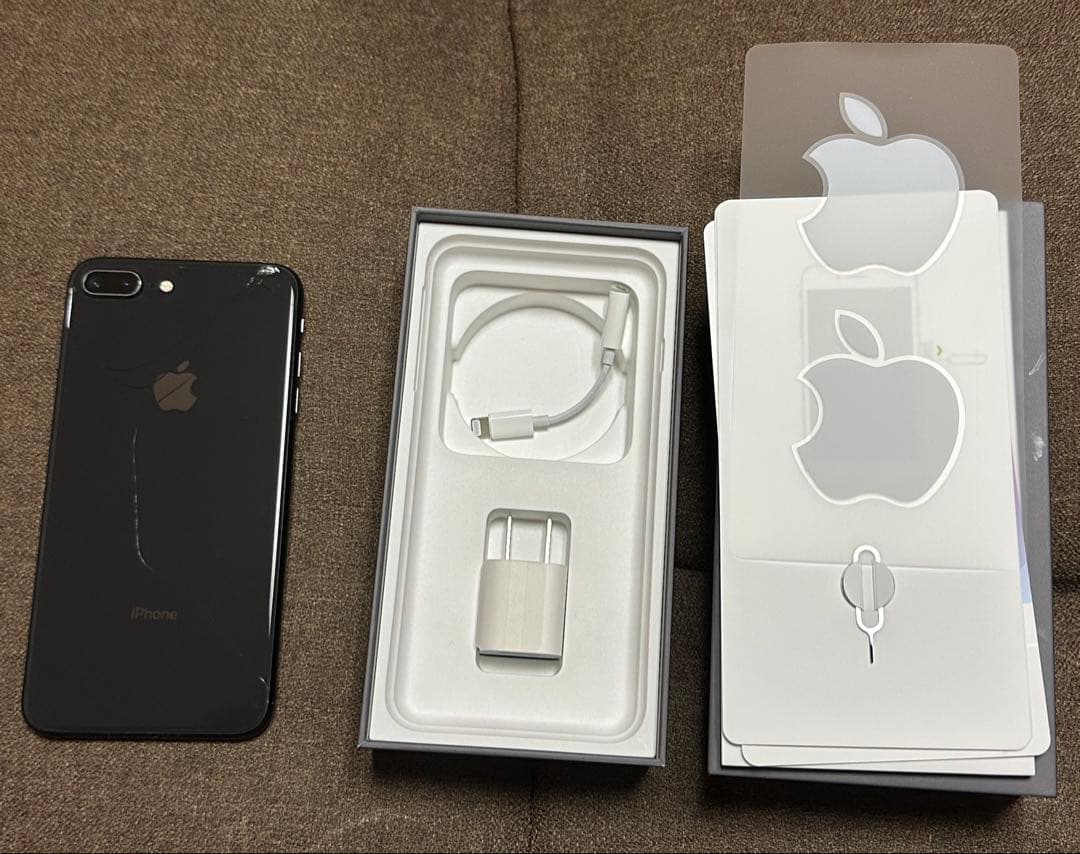 Apple iPhone8Plus スペースグレイ 本体