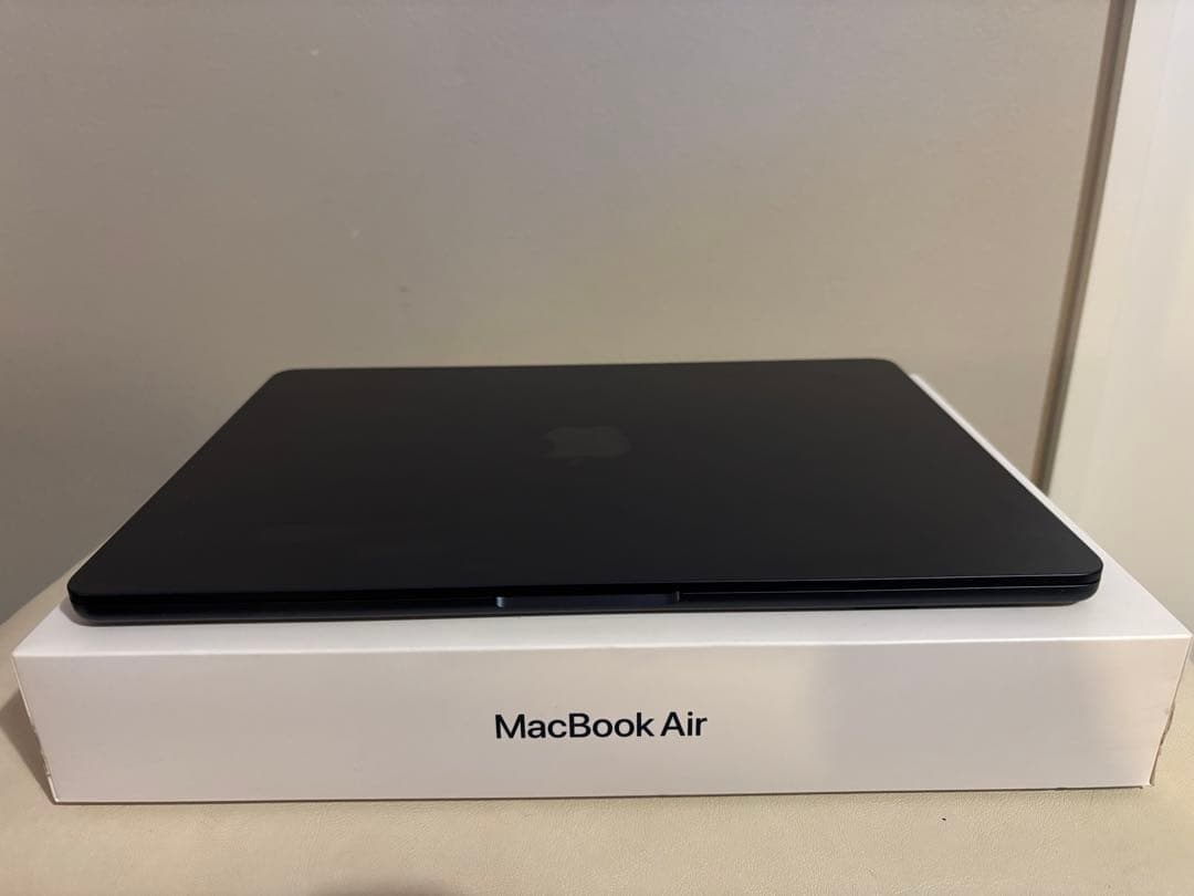 Apple MacBook Air M2 2022 13インチ8GB 256GB