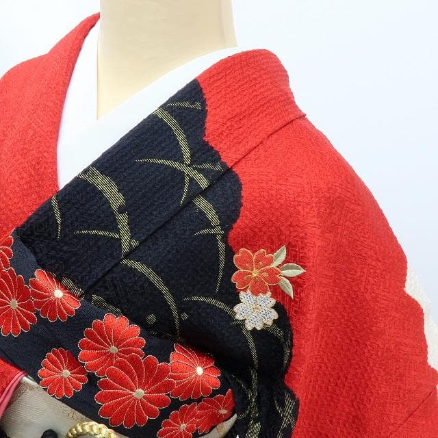 Y3496◇美品 正絹 総絞り 金駒刺繡 手縫い仕立て 成人式 振袖