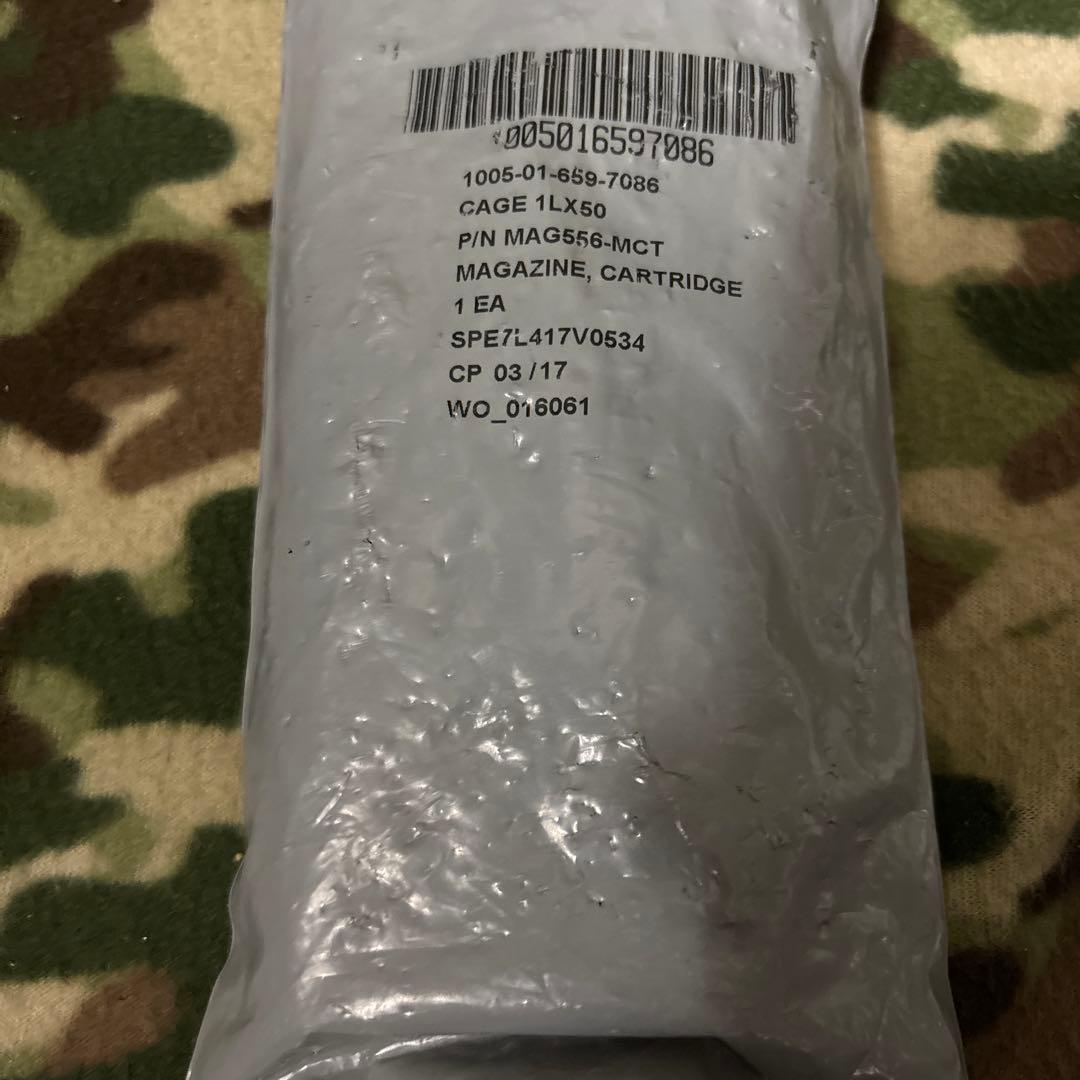 新品　未使用　米軍実物　MAGPUL PMAG 30 窓付き　マグプル　ブラック