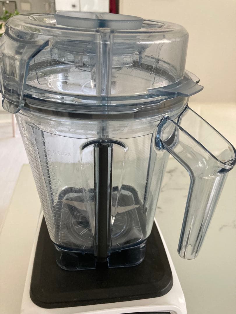 にゃんまる様へ　　Vitamix V1200i （ホワイト）