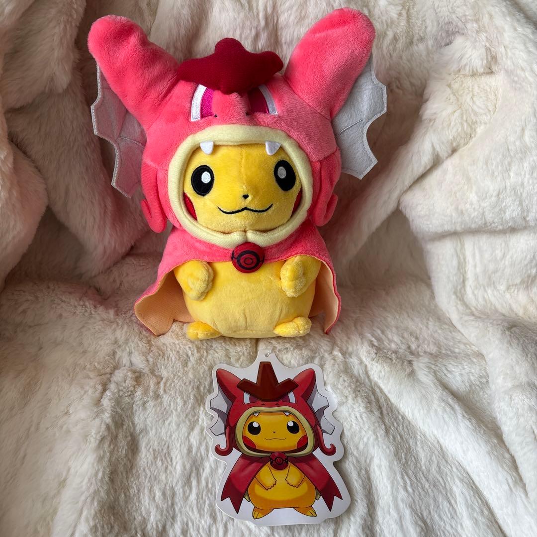 ポケモンセンター　ヒロシマ　赤いギャラドス　ポンチョ　ピカチュウ ぬいぐるみ