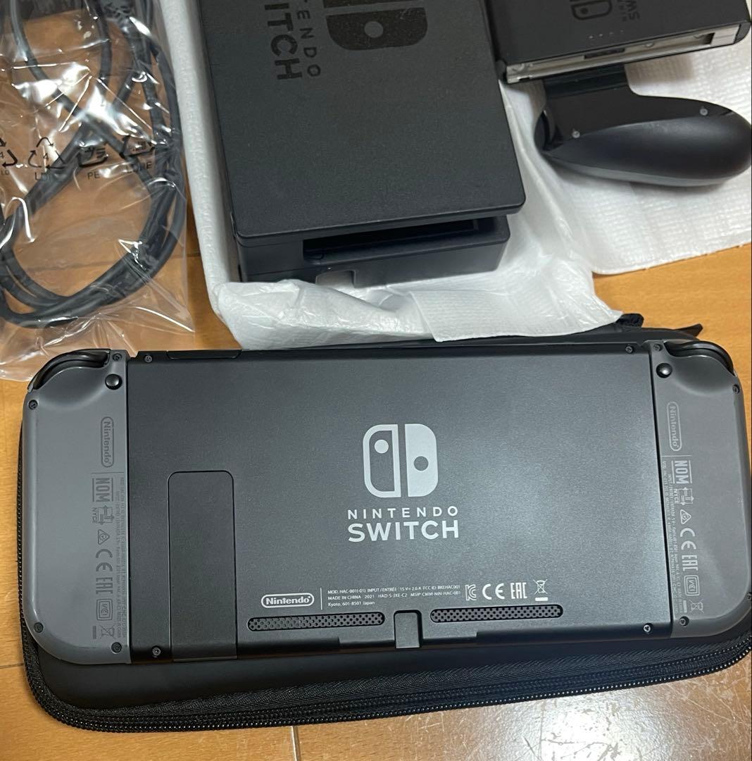 Switch 本体　持ち運びケース付き