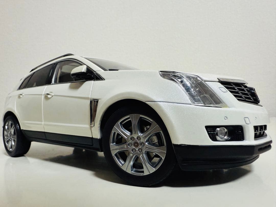 Kyosho京商/Cadillacキャデラック srx クロスオーバー 1/18