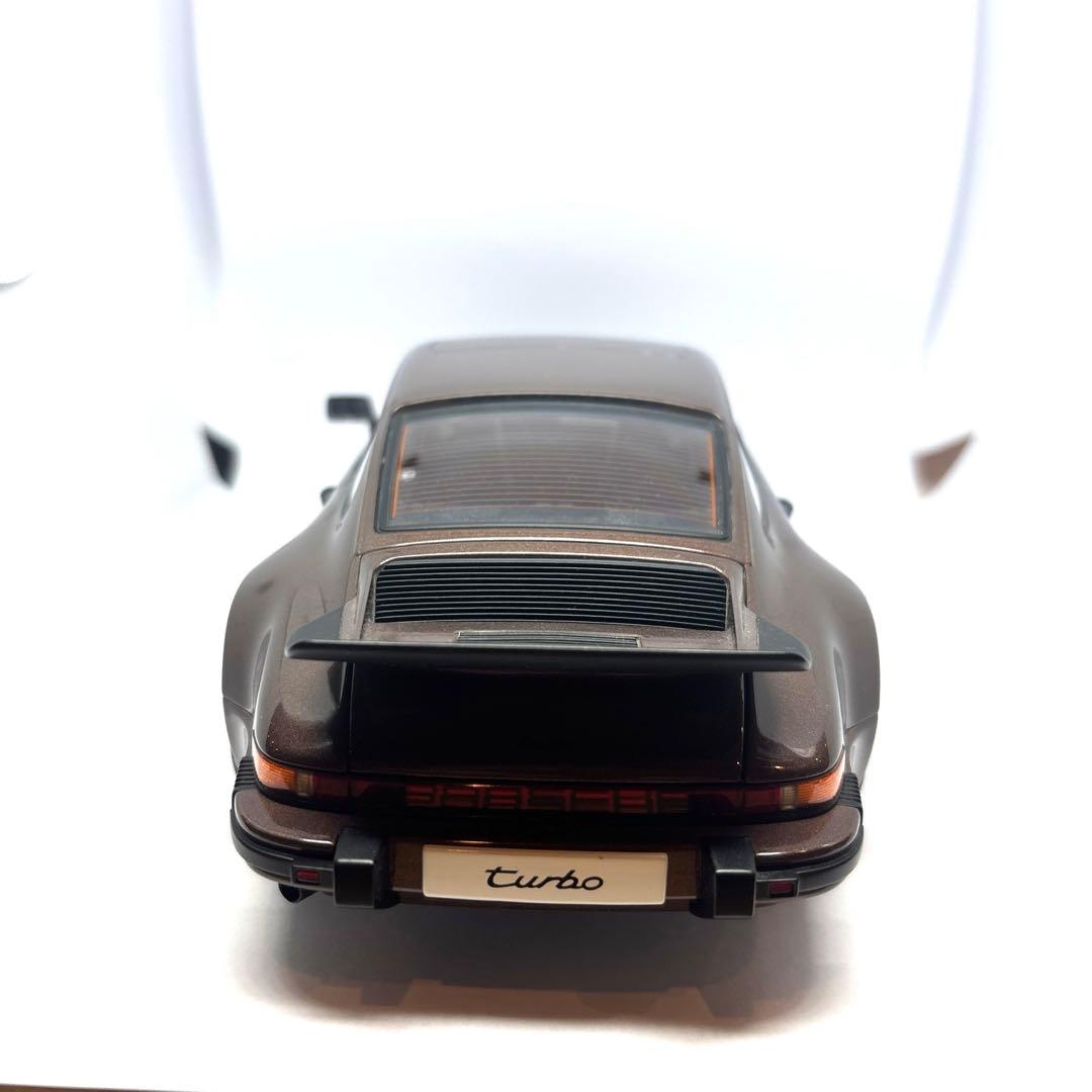 オートアート　ポルシェ911 ターボ 930 AUTOart 1/18 ブラウン