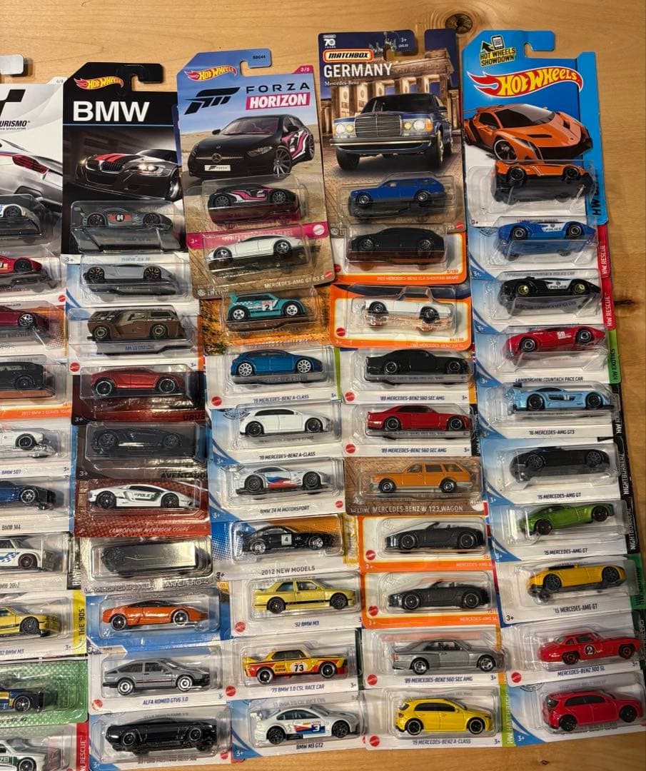 100台のHot Wheelsミニカーセット