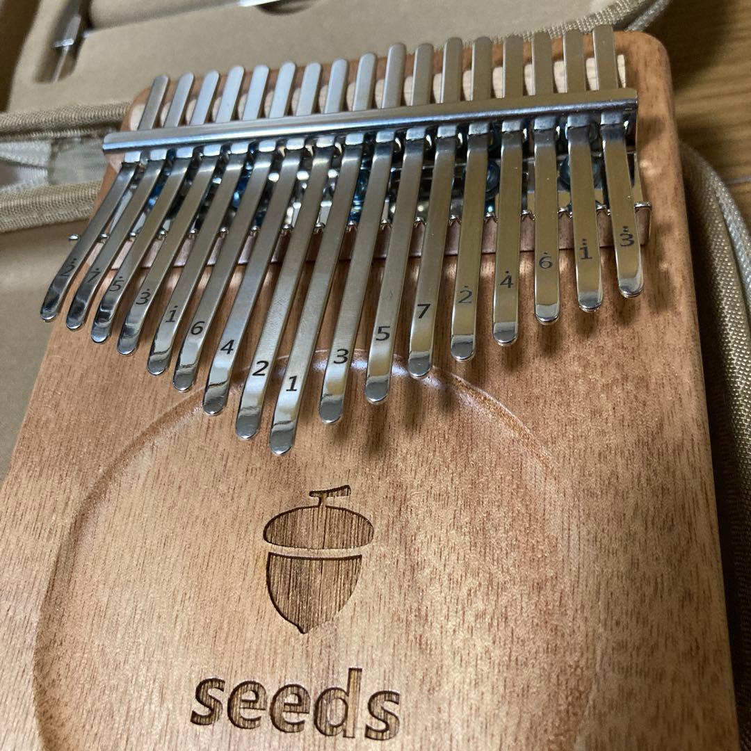 seeds カリンバ 本体と専用ケースと調律用ハンマー付き　17音 暖かい音色