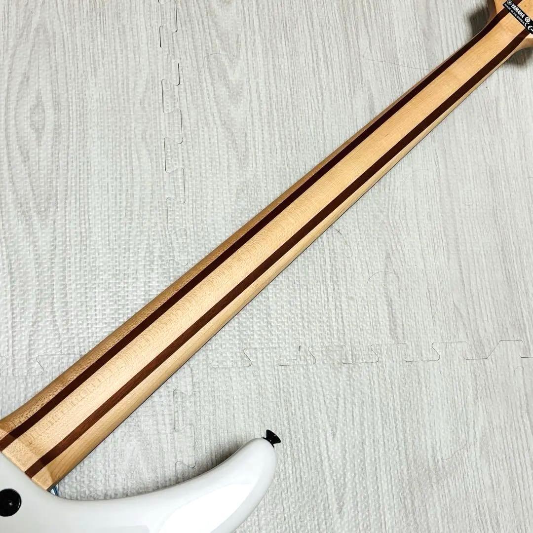 【美品】 YAMAHA ヤマハ TRBX304 WH エレキベース メンテ済み