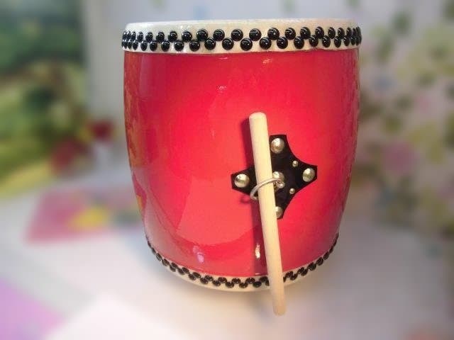 新品未使用(送料無料)26.980円　エイサー大太鼓36cm*40cmバチ付き