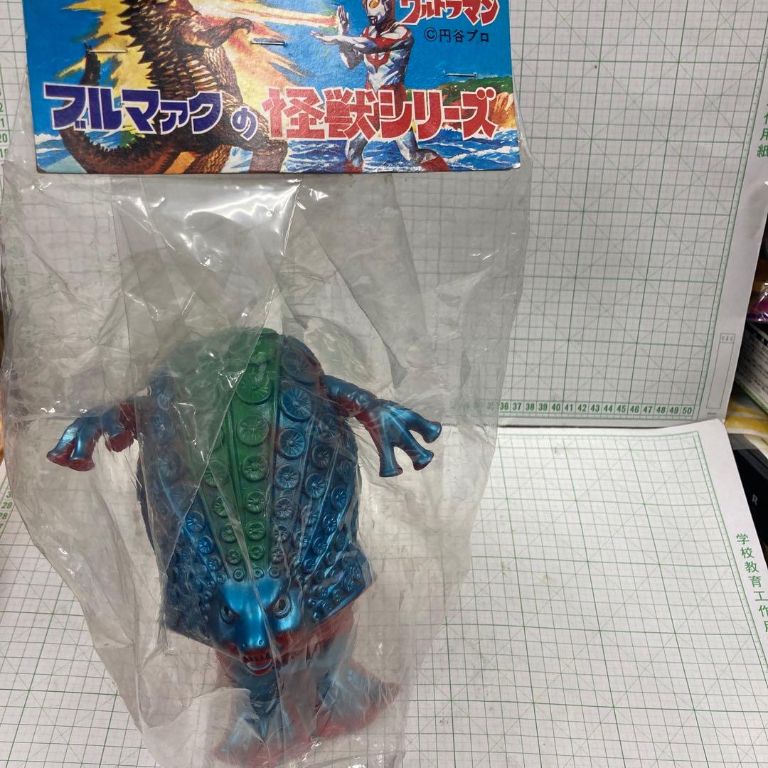 2001年に、ブルマークソフビ復刻版シリーズの初期カラージャイアントタッコンク