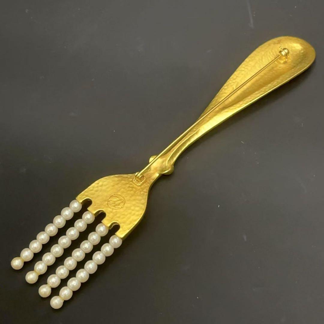 E*n様 希少！KARL LAGERFELD カールラガーフェルド ブローチ 4