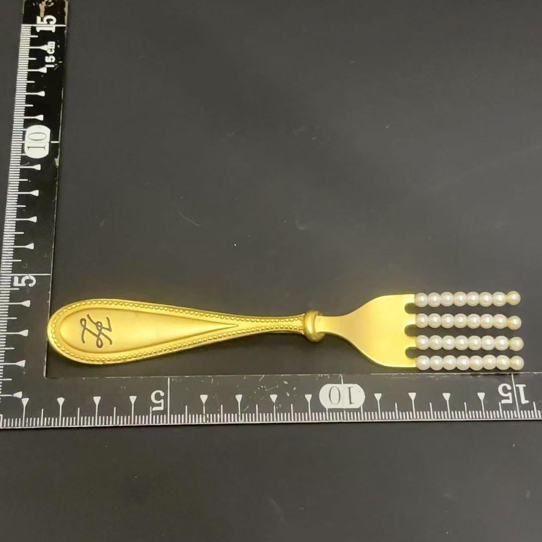 E*n様 希少！KARL LAGERFELD カールラガーフェルド ブローチ 4