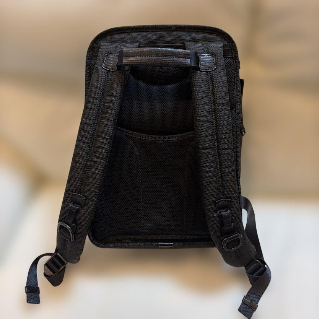 美品　TUMI スリム バックパック ビジネス リュック ブラック